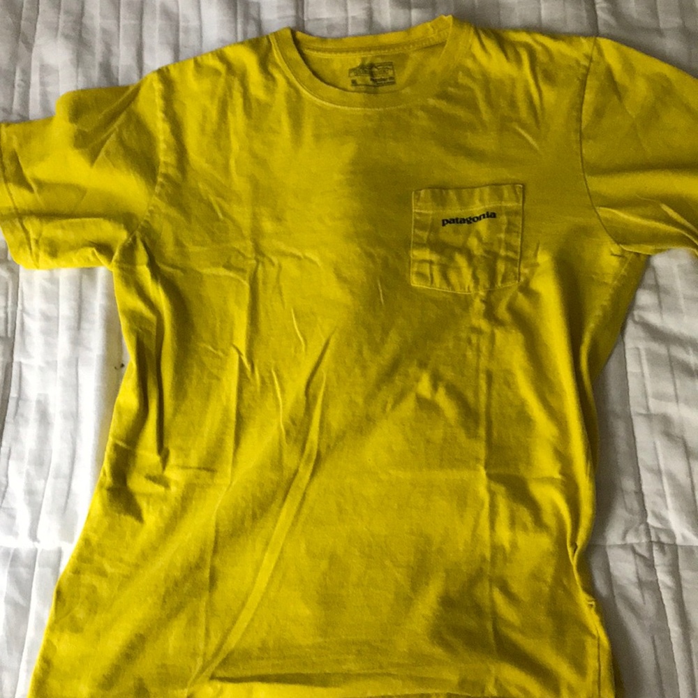 Tee shirt.